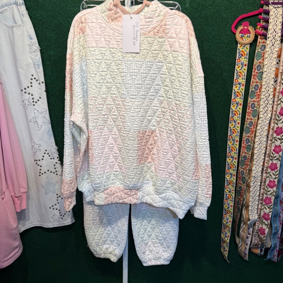 135 NWT 2 Pc Boutique Quilted SET - Picture 6 of 16